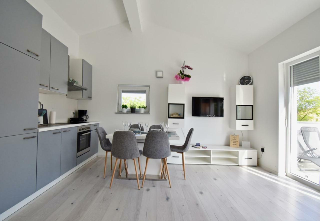 Apartamento Bright And Spacious With Grill *** Pula